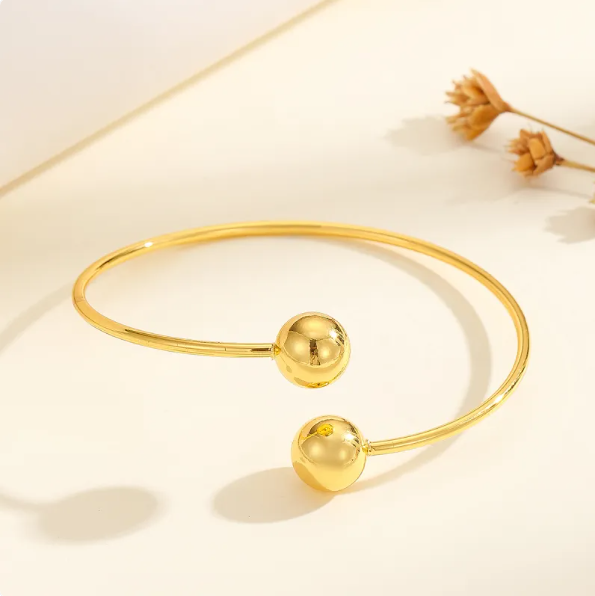 Luna Gold Cuff
