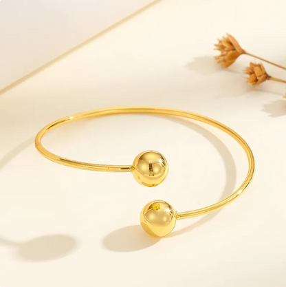 Luna Gold Cuff