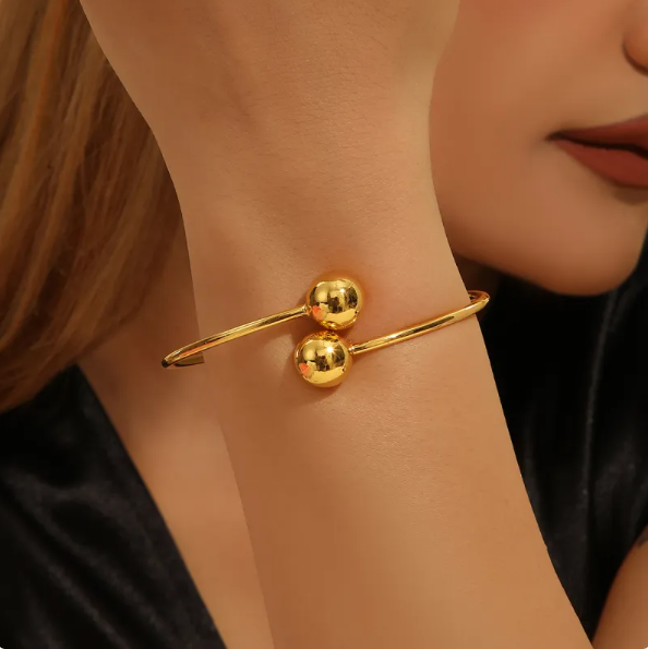 Luna Gold Cuff