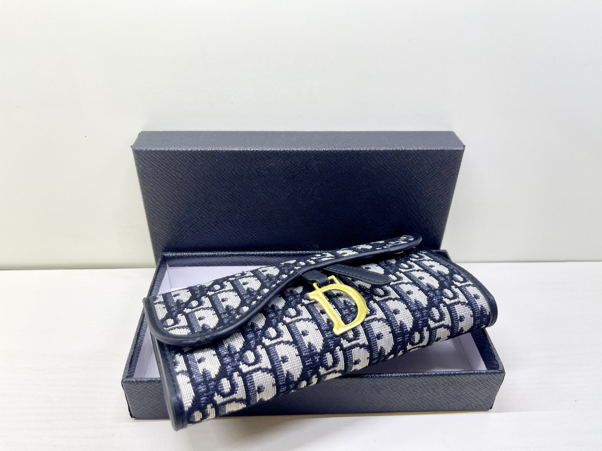 Oblique Saddle Wallet