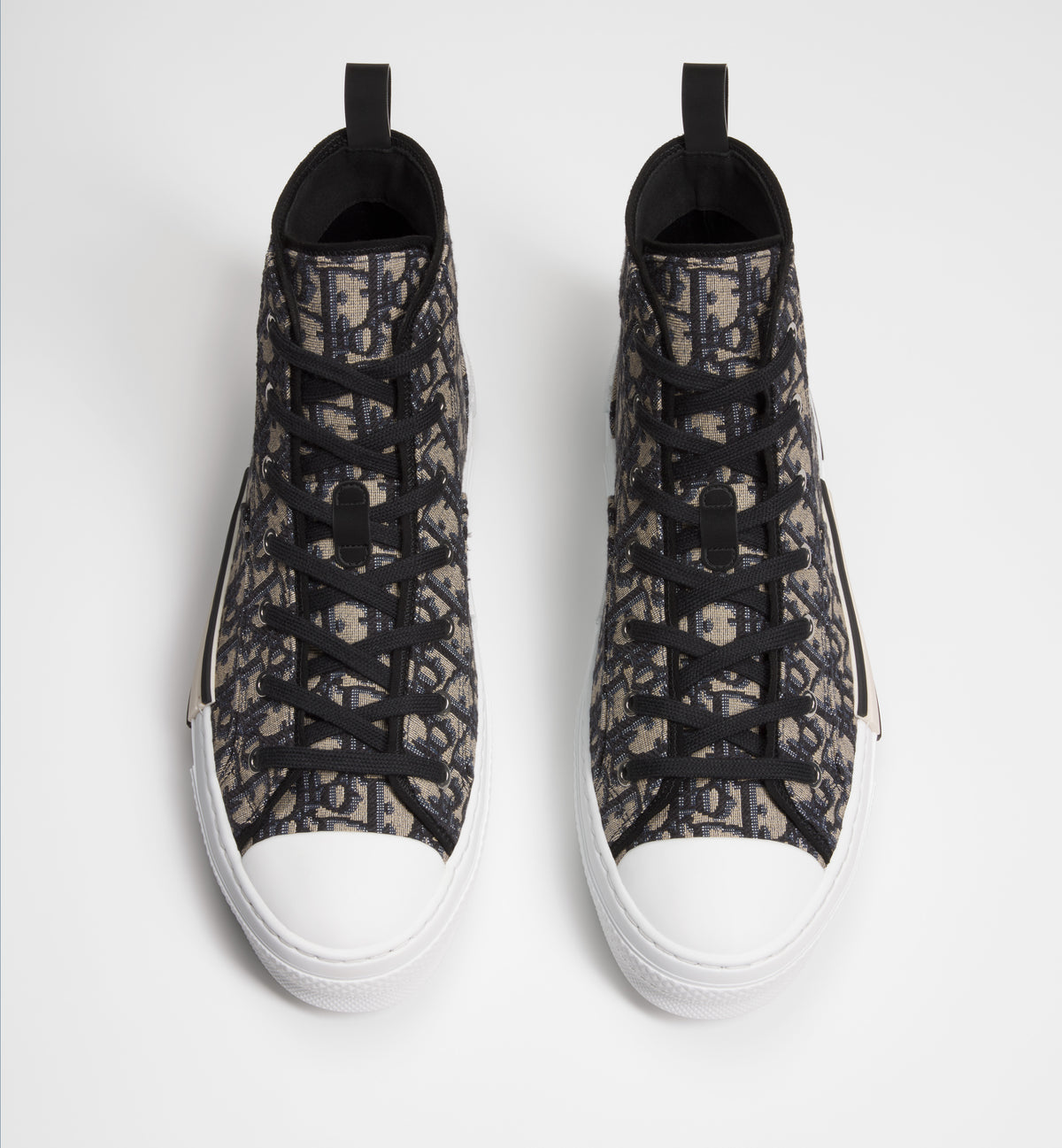 B23 League Sneaker