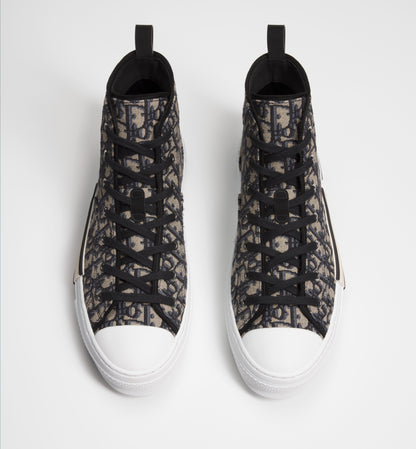 B23 League Sneaker