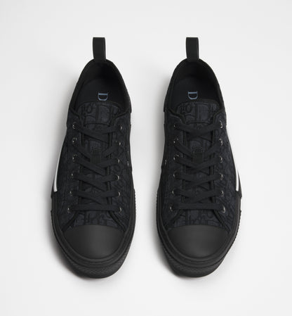 B23 League Sneaker