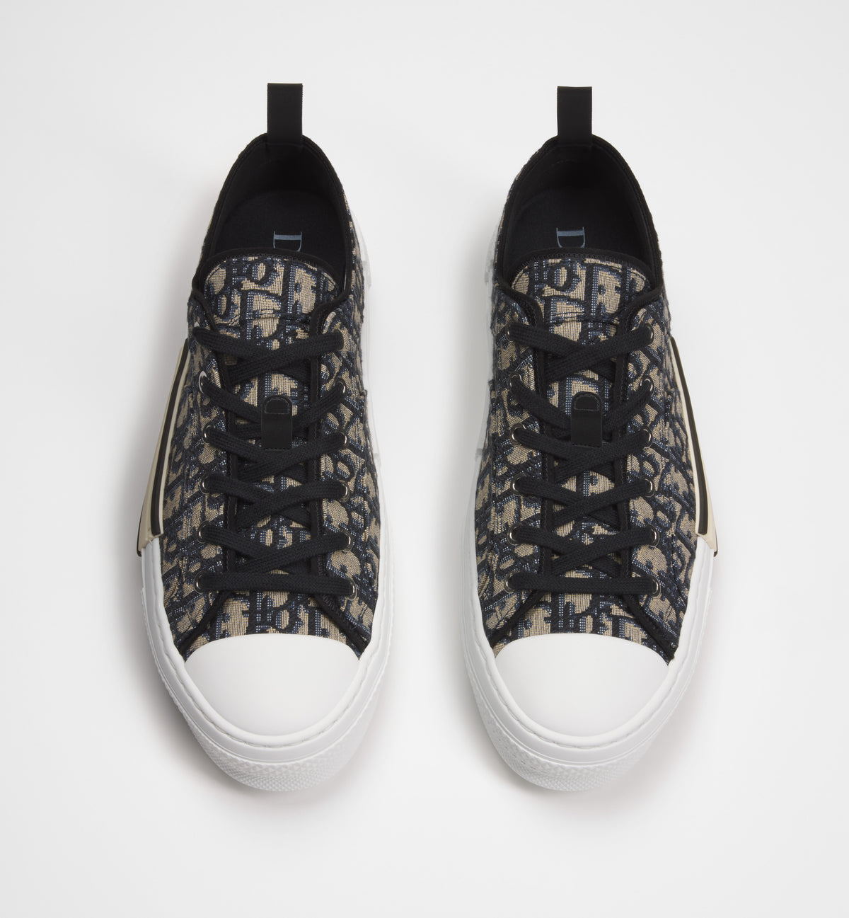B23 League Sneaker
